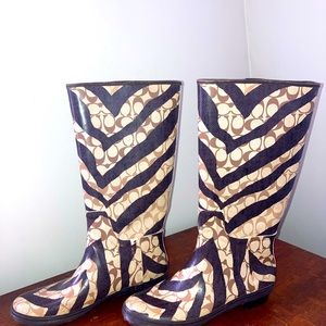 COACH size9 rain boot in very good condition!